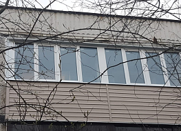 Остекление балкона 6 м с внешней отделкой.
Профиль Veka Evroline 58 с расширителями под внутреннюю отделку и утепление.